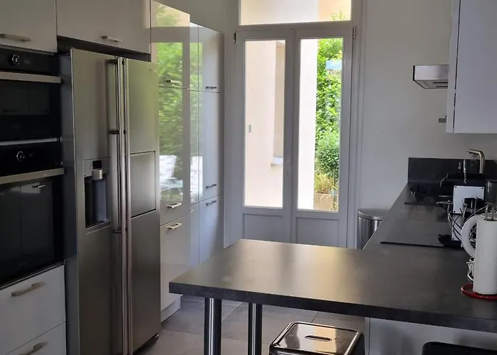Superbe Maison 6 Ch, 4 Sdb, Terrasses Et Billard