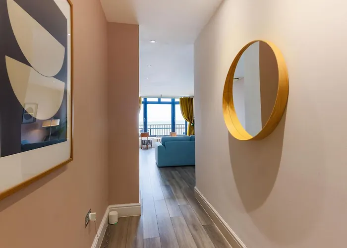 Luxury 1Br Seafront Apartment