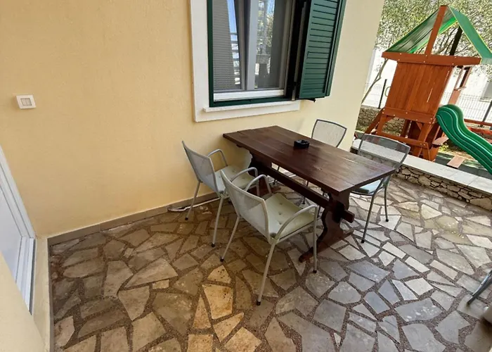 Apartmani Lovren