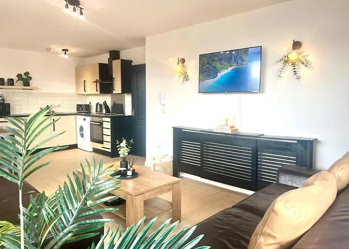 Spacious 3Br City Centre Apartment Free Parking