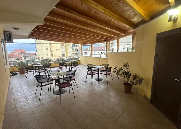 Hotel Yjet