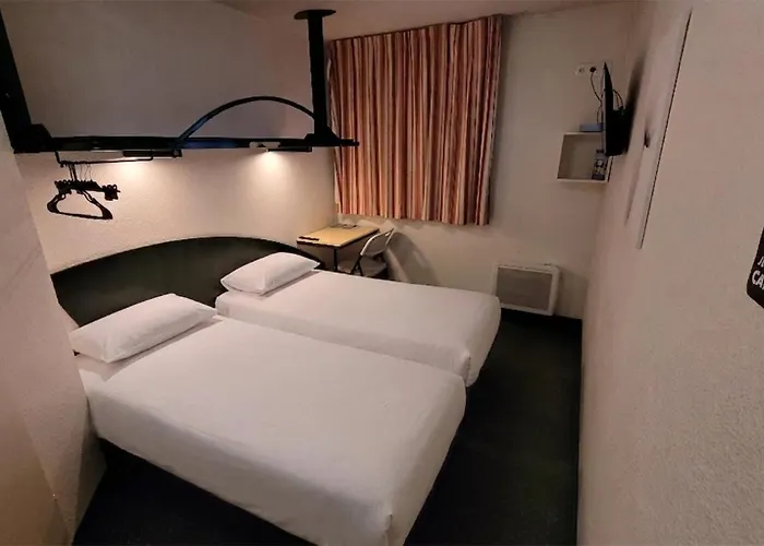 Good Night Hotel