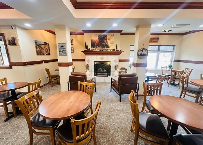 Yellowstone Lodge