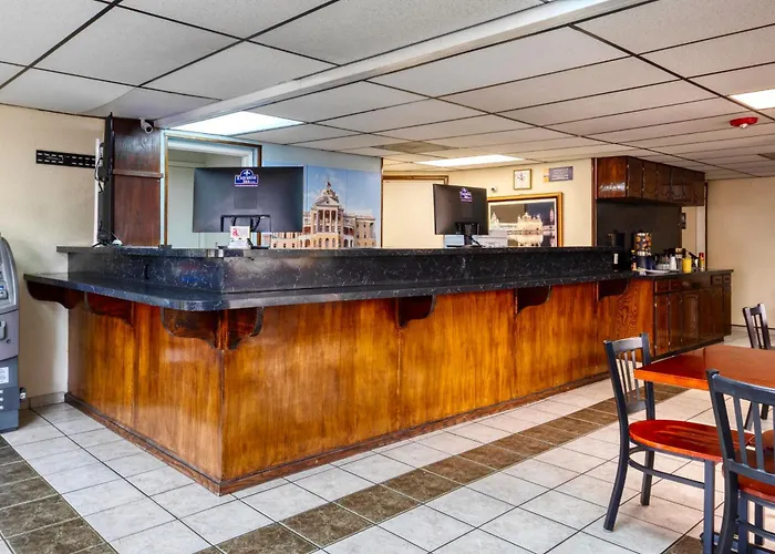 Executive Inn & Suites