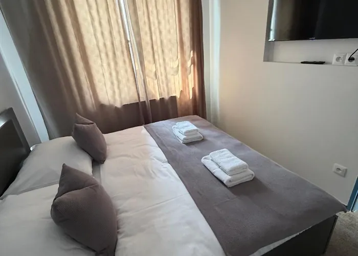 Hotel Laguna & Restaurant