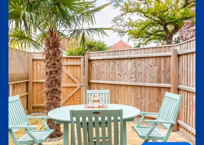 Seaside Annex By Bournecoast - A Lovely Apartment With A Patio Near The Sandy Beaches - Fm5286