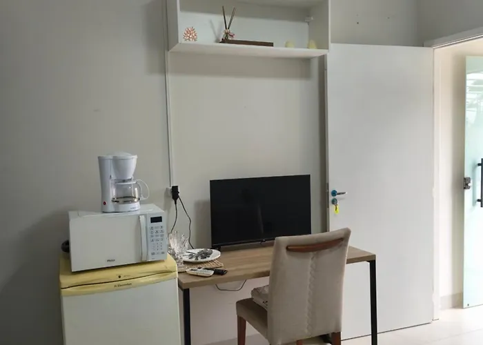 Flat 01 - Zona Sul Prox UMC, Praia Clube, Shopping e Pátio Vinhedos