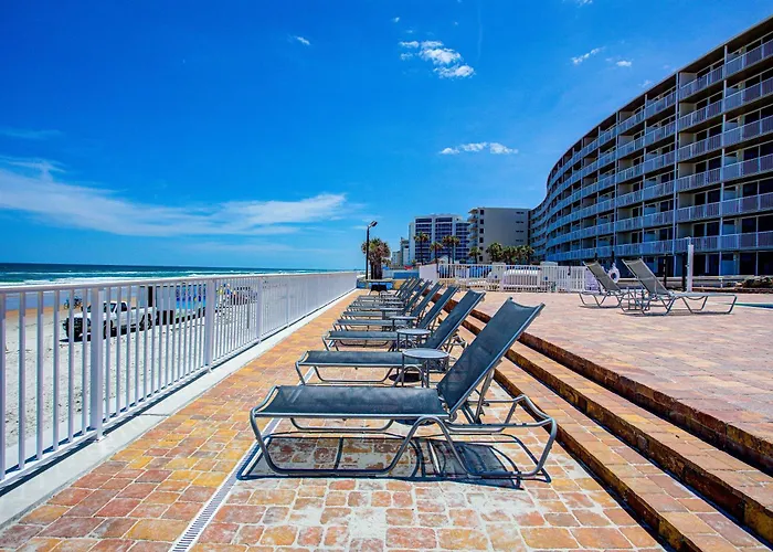 Beach House Inn With Pool & Hot Tub