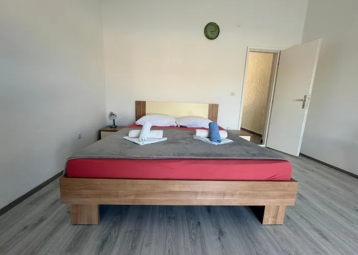 Apartments Peronja Jelsa Seafront