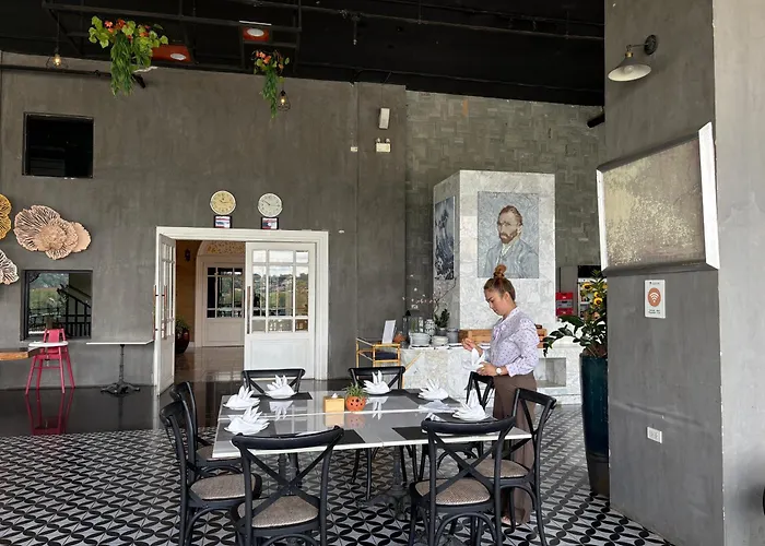 Chiangkhong Teak Garden Riverfront Hotel