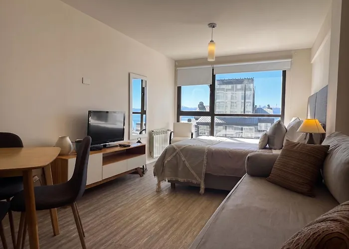 Urbana Suites & Studios 440