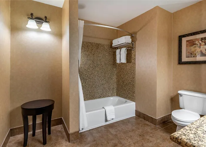 Lloyd Hotel Astoria Bayfront. An Ascend Collection Hotel