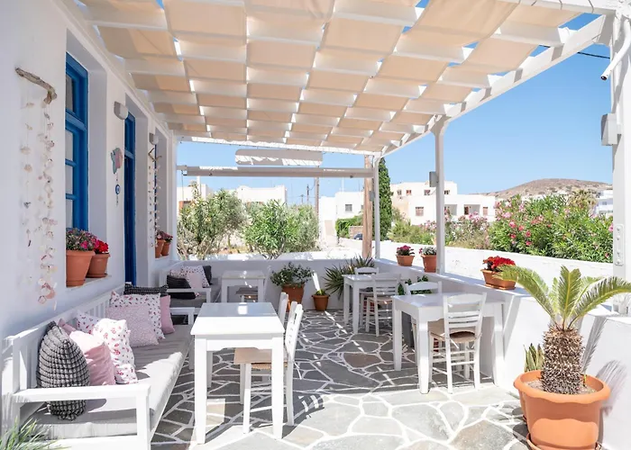 Avra Pension Chora 