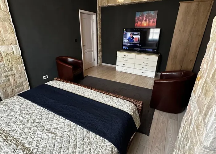 Central Residence - Studio & 3Br Apartment Near Beach