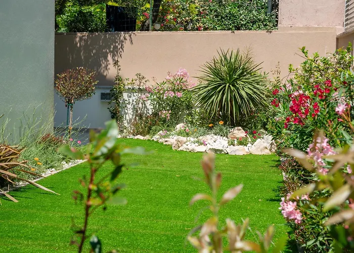 Apartments Mandre