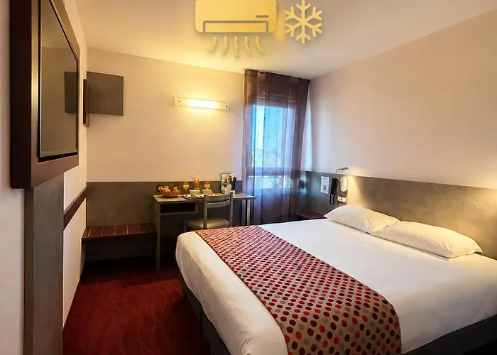 Brit Hotel Les Evens