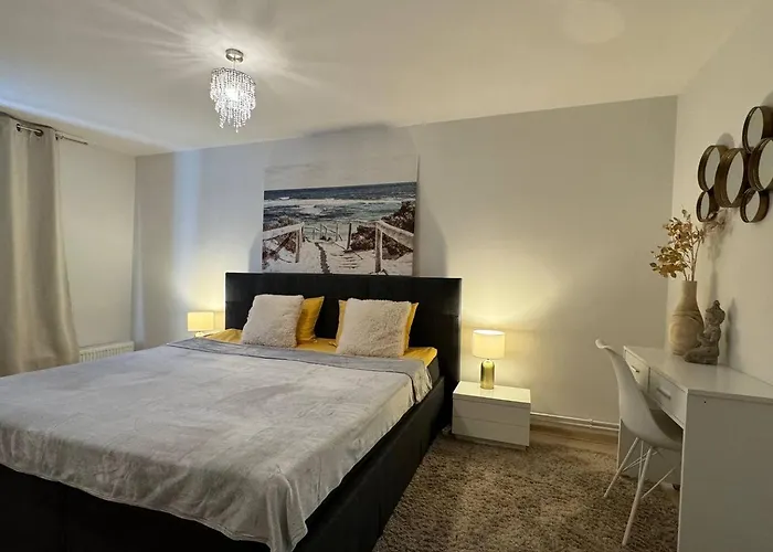 Elite Residence - Modern 2BR - Sleeps 6 - FREE Parking
