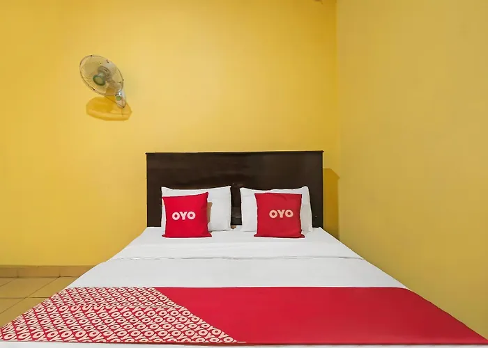 Oyo 92485 Hotel Family