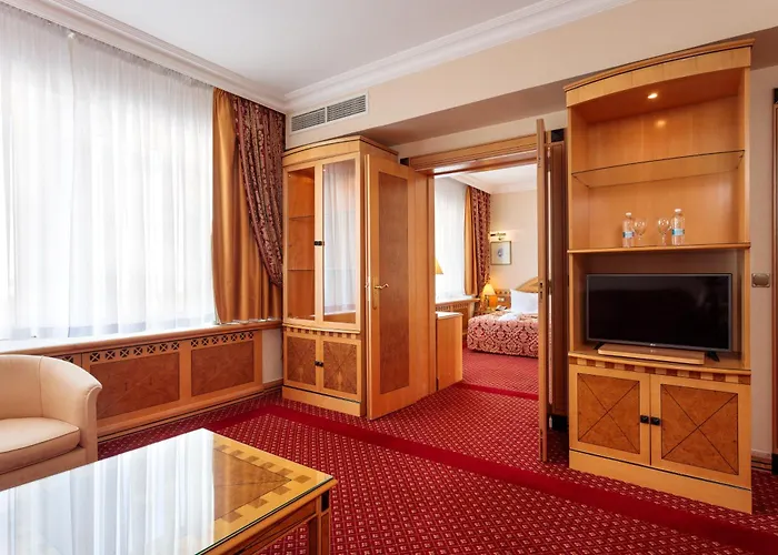 Natsionalny Hotel