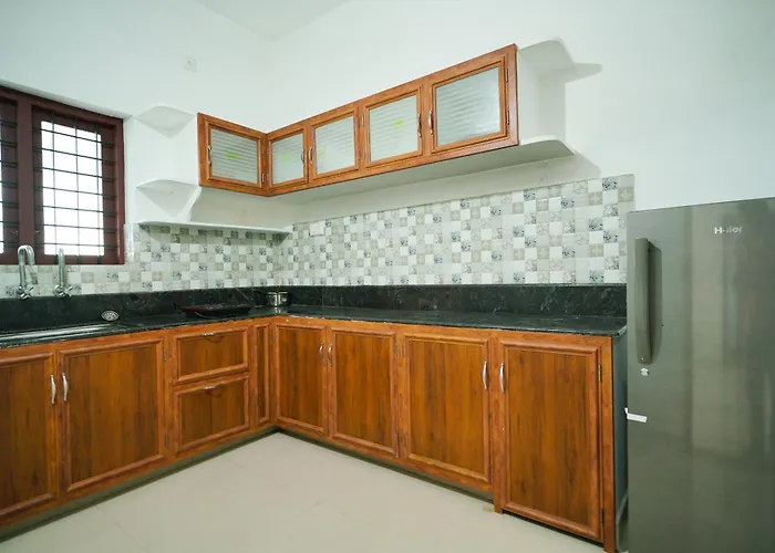 Oyo Vattekad Residency