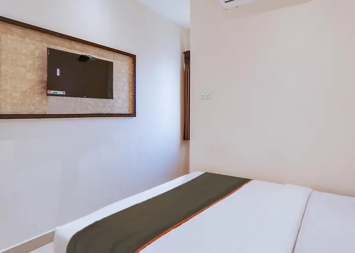 Super Collection O Hills Suites