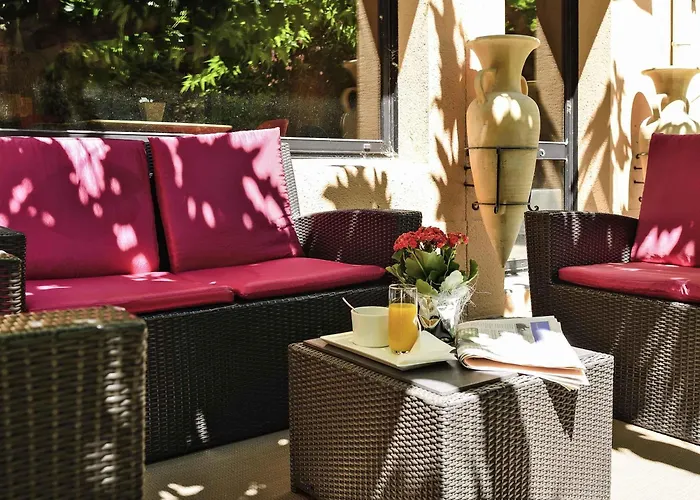 Hotel ibis Avignon Centre Pont De L'Europe