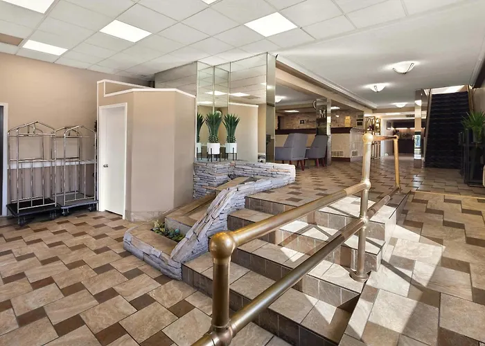 Magnuson Hotel Detroit Airport Romulus