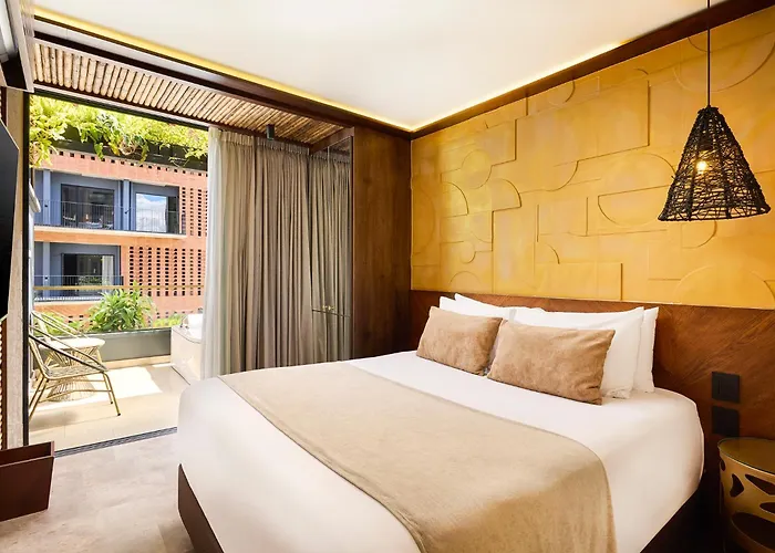 Golden Valley Hotel