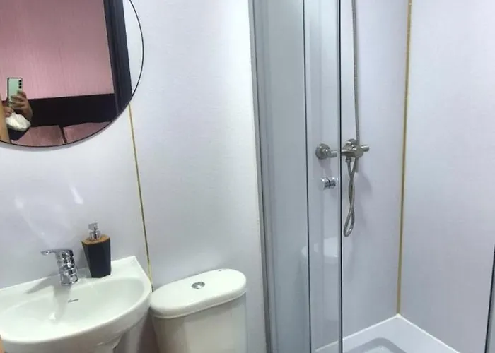 Bambu Hostal - Alojamiento A Pasos Del Mall Y Centro
