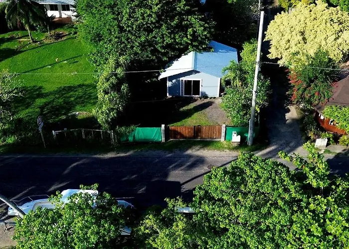 Vahinui Lodge