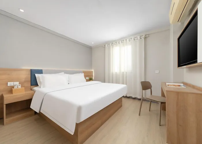 Home Inn Huayi Selected Yellow Crane Tower Tang Hualin Branch