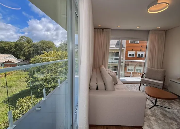 Apartamento impecável, com PISCINA AQUECIDA, 2 suítes em Gramado