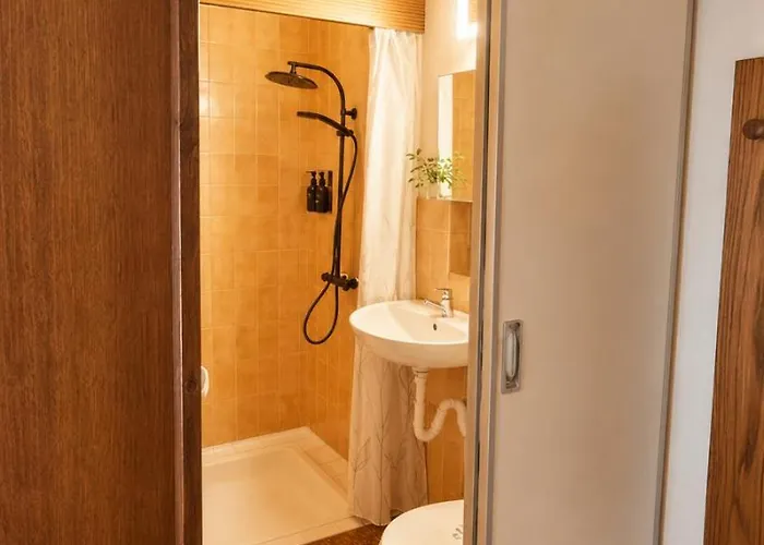 Mountain View Room mit sonnigem Wintergarten