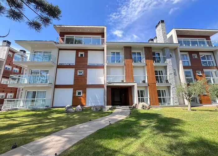 Apartamento impecável, com PISCINA AQUECIDA, 2 suítes em Gramado