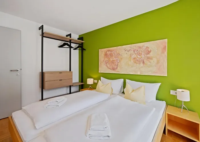 Carolines Appartement Warth - Bergblick, Terrasse, 2 Min Fußweg bis Skilift&Tiefgarage - ideal für Familien und naturverbundene Paare