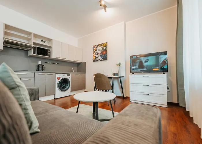 Citybeat Apartments, 400M From The Square