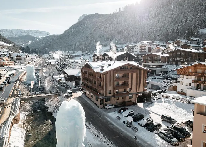 Hotel Cosmea - Your Dolomites & Honeymoon Experience St. Ulrich in Gröden
