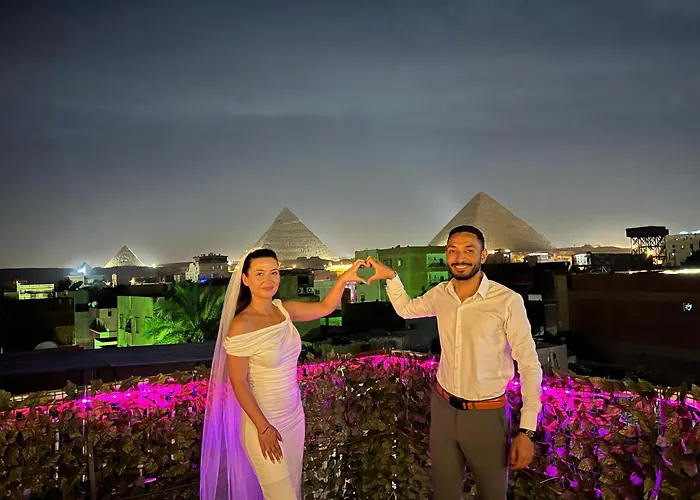 Jana Pyramids View Inn