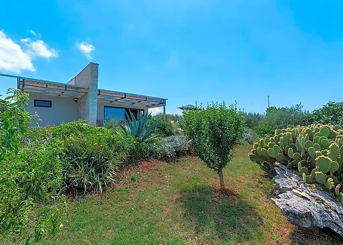 Villa Leandra Comfortable Holiday Residence