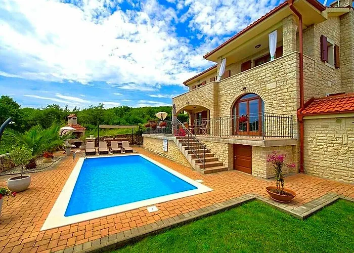 Maya Comfortable Holiday Residence