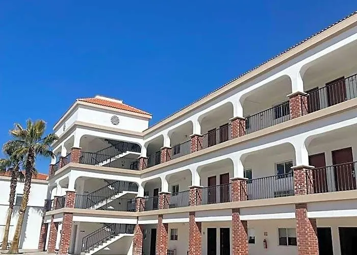 Hotel Dunas Near Consulate