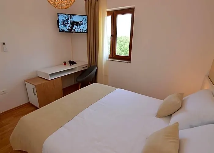 Hotel Natura Vilanija