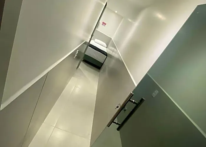 Suíte com banheiro privativo em Pousada recém construída,a 500mts do pátio do forró