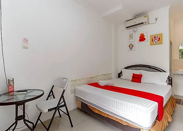 Reddoorz Near Rs Mitra Keluarga Depok