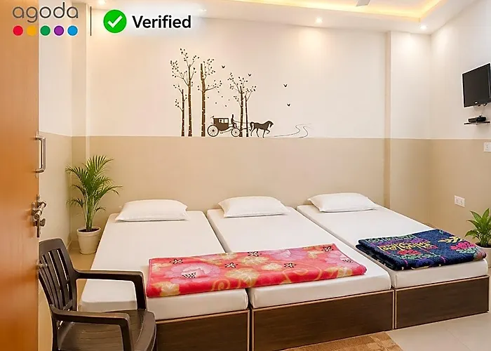Goroomgo Swastik Guest House Varanasi