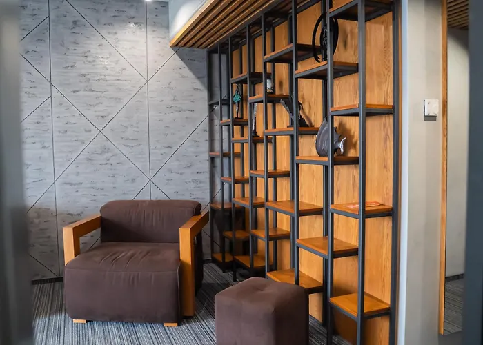 Mojo Hall Hotel