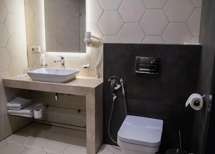 Mojo Hall Hotel