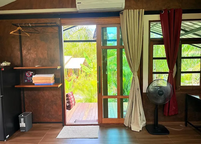 Tee Bungalow In The Jungle