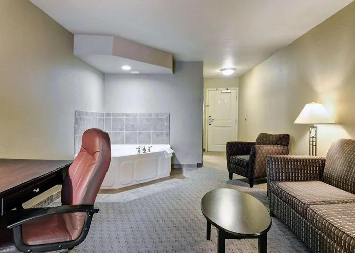 Comfort Suites Near Hot Springs Park