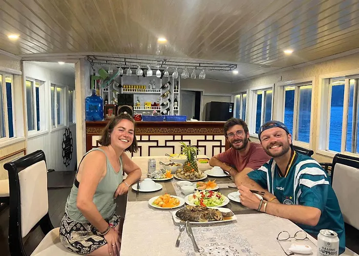 DúC Tuan Hotel - Eco Stay